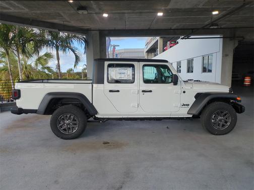 2026 Jeep Gladiator Sport S