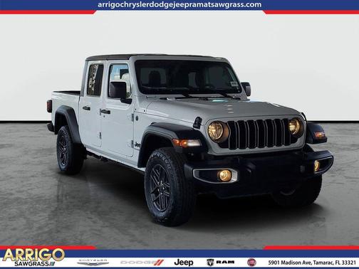 Bright White Clearcoat 2026 Jeep Gladiator Sport S