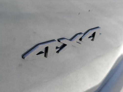 Sting-Gray Clearcoat 2026 Jeep Cherokee Laredo 4x4