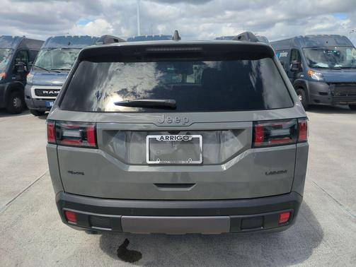 2026 Jeep Cherokee Laredo 4x4