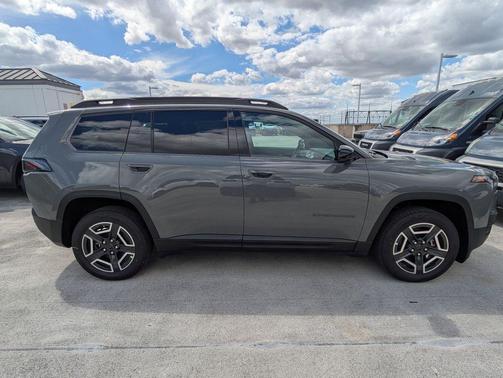 2026 Jeep Cherokee Laredo 4x4