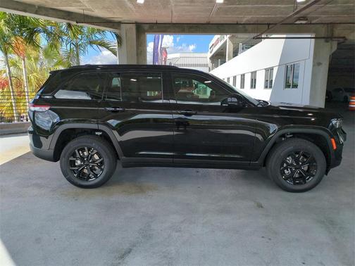 2025 Jeep Grand Cherokee Altitude