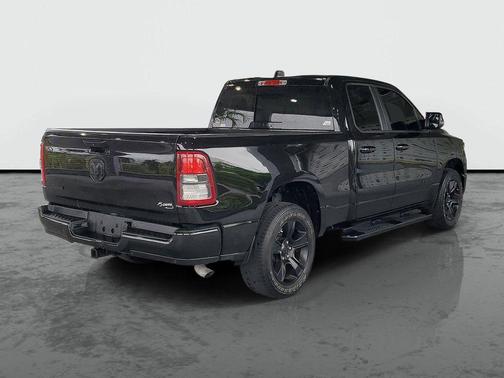 Diamond Black Crystal Pearlcoat 2023 RAM 1500 Big Horn/Lone Star