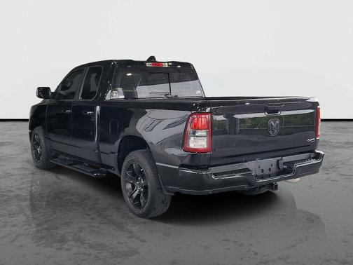 Diamond Black Crystal Pearlcoat 2023 RAM 1500 Big Horn/Lone Star