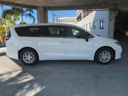 2026 Chrysler Pacifica L