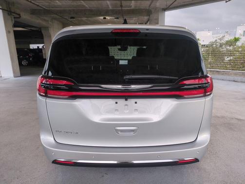 2026 Chrysler Pacifica L