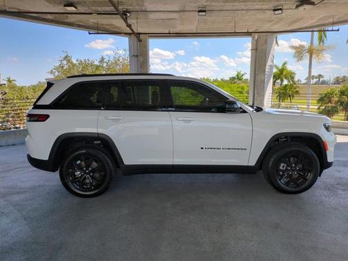 2025 Jeep Grand Cherokee Altitude