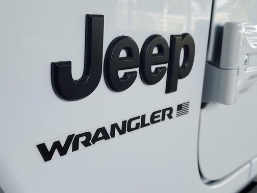 Bright White Clearcoat 2026 Jeep Wrangler Willys