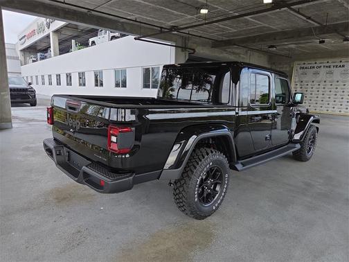 2025 Jeep Gladiator High Tide