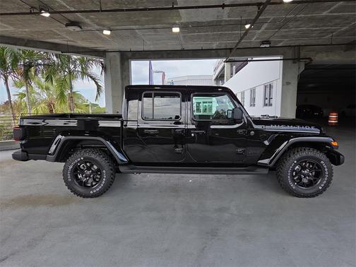 2025 Jeep Gladiator High Tide