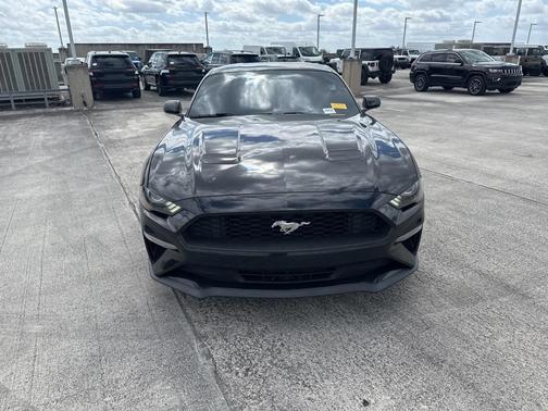 2021 Ford Mustang EcoBoost