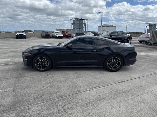 2021 Ford Mustang EcoBoost