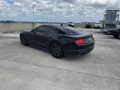 2021 Ford Mustang EcoBoost