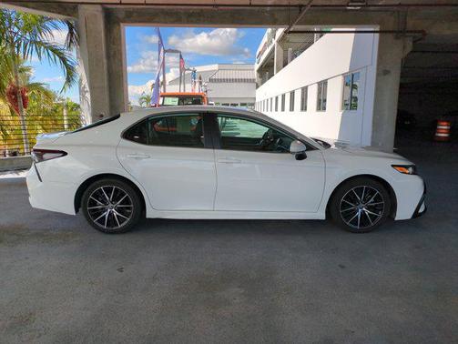 2023 Toyota Camry SE