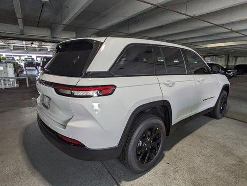 2025 Jeep Grand Cherokee Altitude