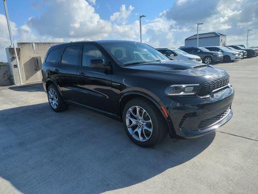 DB Black Clearcoat 2026 Dodge Durango GT HEMI V8 AWD