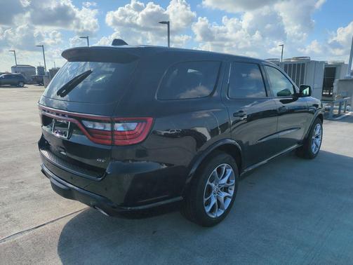 DB Black Clearcoat 2026 Dodge Durango GT HEMI V8 AWD