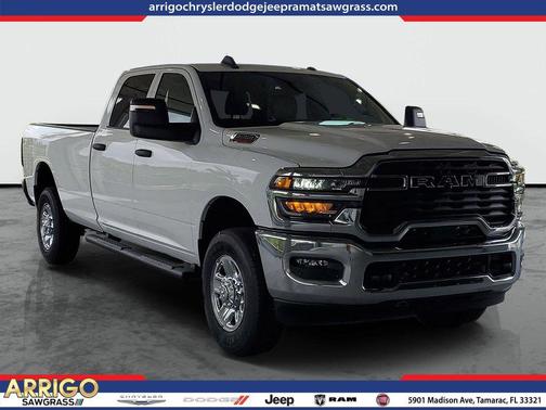Bright White Clearcoat 2026 RAM 2500 Tradesman Crew Cab 4x4 8' Box