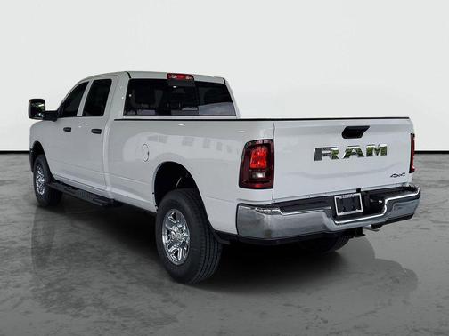 Bright White Clearcoat 2026 RAM 2500 Tradesman Crew Cab 4x4 8' Box