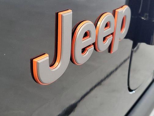 Black Clearcoat 2026 Jeep Gladiator Mojave X 4x4