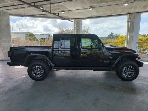 2026 Jeep Gladiator Mojave X 4x4