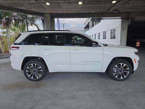 2025 Jeep Grand Cherokee Overland