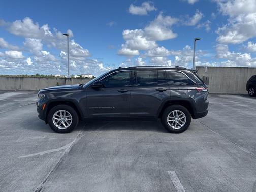 2024 Jeep Grand Cherokee Laredo