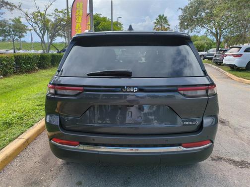2024 Jeep Grand Cherokee Laredo