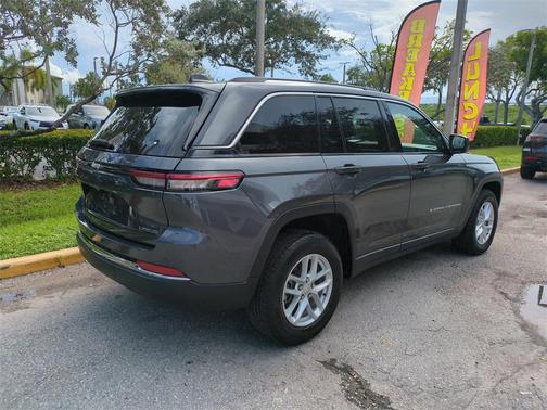 2024 Jeep Grand Cherokee Laredo