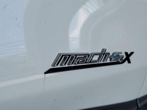 Star White Metallic Tri-Coat 2023 Ford Mustang Mach-E GT