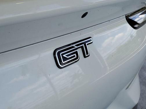 Star White Metallic Tri-Coat 2023 Ford Mustang Mach-E GT