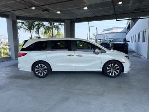 Platinum White Pearl 2022 Honda Odyssey EX-L
