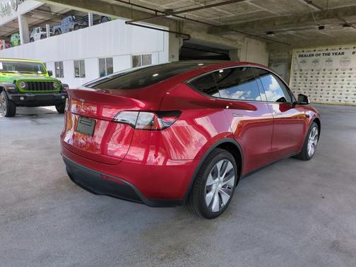 2024 Tesla Model Y Long Range Dual Motor All-Wheel Drive