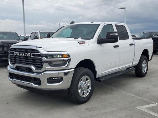 Bright White Clearcoat 2026 RAM 2500 Tradesman Crew Cab 4x4 6'4' Box