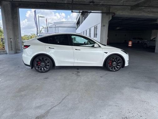 2022 Tesla Model Y Performance Dual Motor All-Wheel Drive