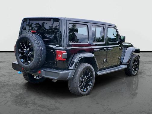 Black Clearcoat 2022 Jeep Wrangler Unlimited 4xe Sahara