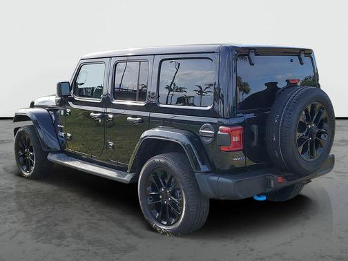 Black Clearcoat 2022 Jeep Wrangler Unlimited 4xe Sahara