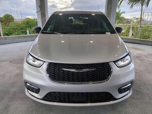 2026 Chrysler Pacifica L