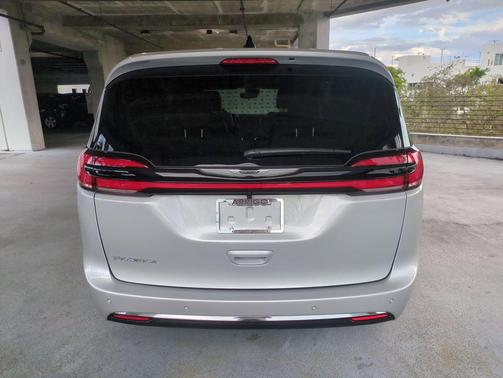 2026 Chrysler Pacifica L