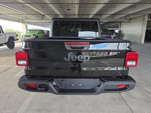 2025 Jeep Gladiator Sport S