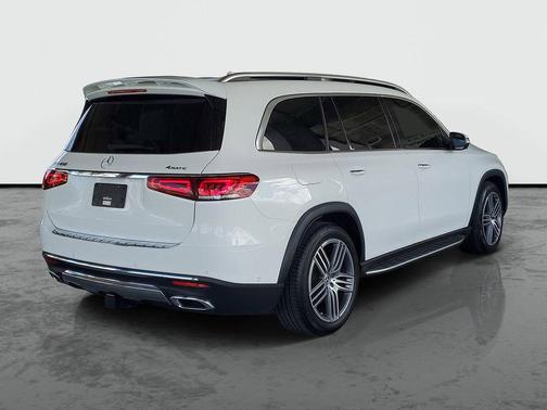 White 2022 Mercedes-Benz GLS 450 4MATIC