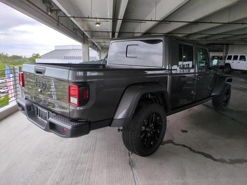 2025 Jeep Gladiator Nighthawk