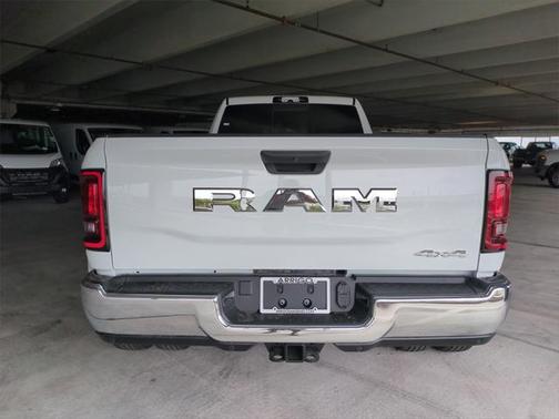 2025 RAM 3500 Tradesman Crew Cab 4x4 8' Box