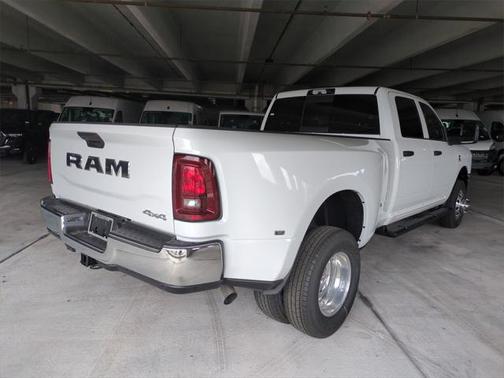 2025 RAM 3500 Tradesman Crew Cab 4x4 8' Box