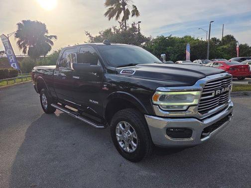 2020 RAM 2500 Laramie Crew Cab 4X4 6'4' Box