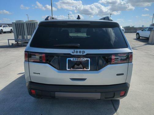 2026 Jeep Cherokee Overland