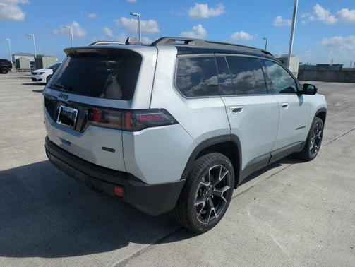 2026 Jeep Cherokee Overland