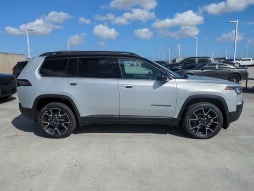 2026 Jeep Cherokee Overland