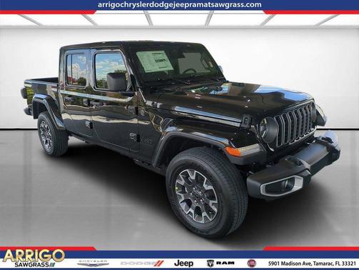 Black Clearcoat 2026 Jeep Gladiator Sahara 4x4