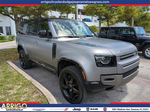 2023 Land Rover Defender 130 X-Dynamic SE